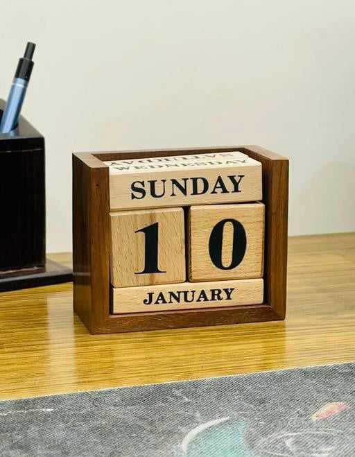 DESK WOODEN CALENDER